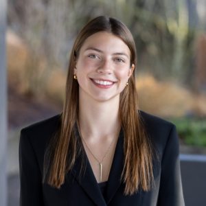 Headshot of Anna Holtz
