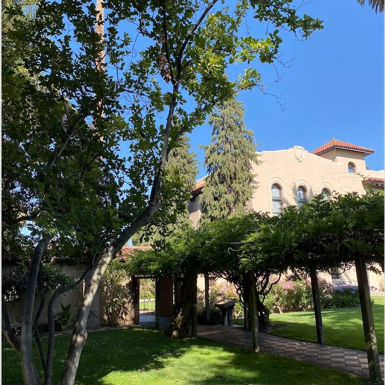 photo of the walkway entering the mission gardens